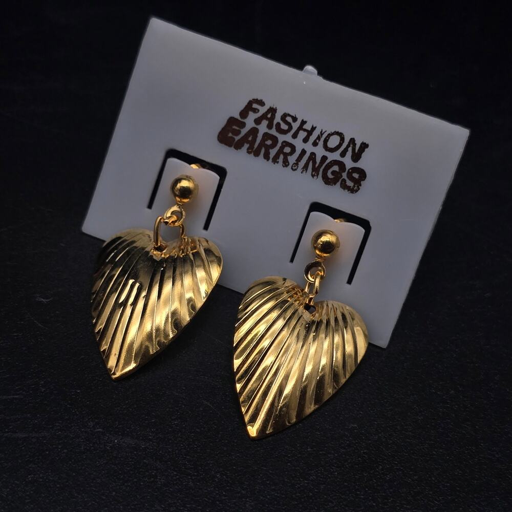 Ribbed Gold Tone Heart Earrings Pierced Dangle Drop Vintage 1990s NOS